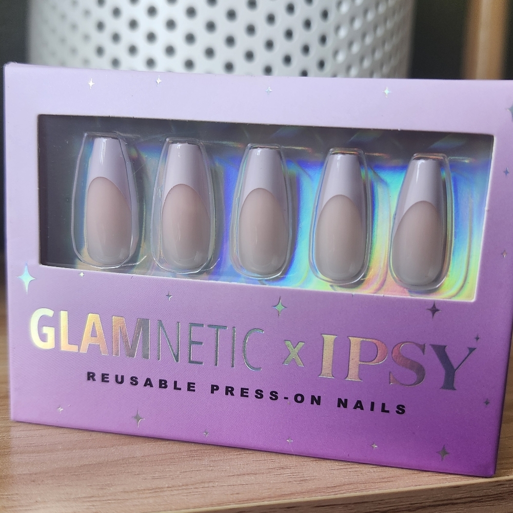 Glamnetic x IPSY Nude Press-On Nails